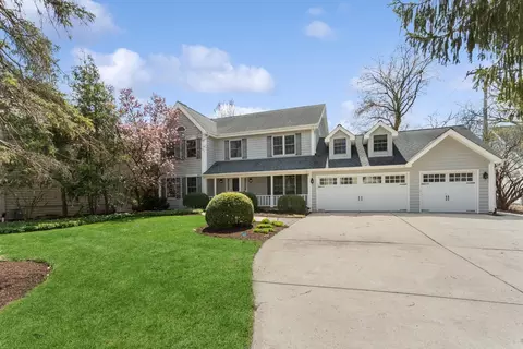 435 Naperville Rd, Clarendon Hills, IL 60514