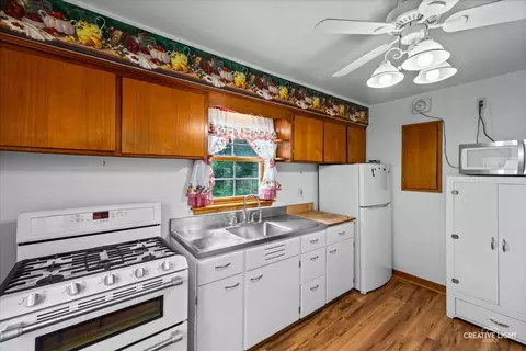 Kitchen - 805 Illinois Ave, Elgin, IL 60120 photo 2 of 2