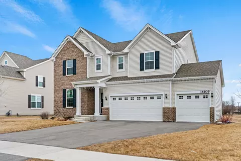 16109 S Longcommon Ln, Plainfield, IL 60586 photo 2
