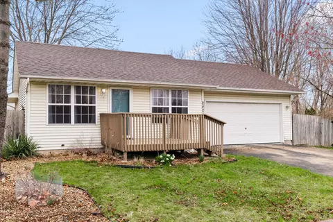 2421 Glen Cir W, Sycamore, IL 60178