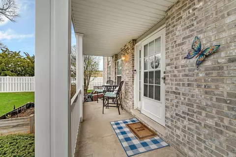 5237 Diamond Dr #A, Oak Forest, IL 60452 photo 2