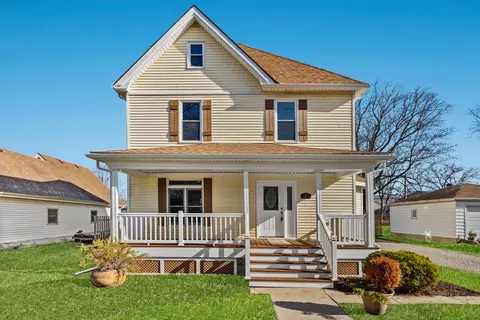 109 W Sumner Ave, Peotone, IL 60468