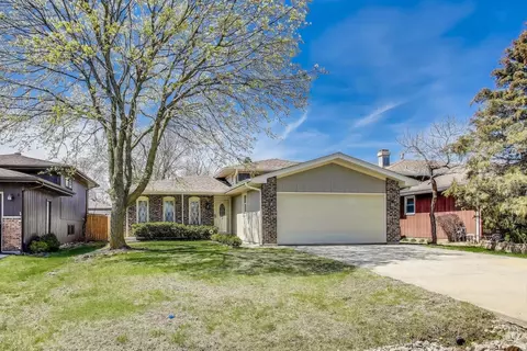 5740 Alabama Ave, Clarendon Hills, IL 60514