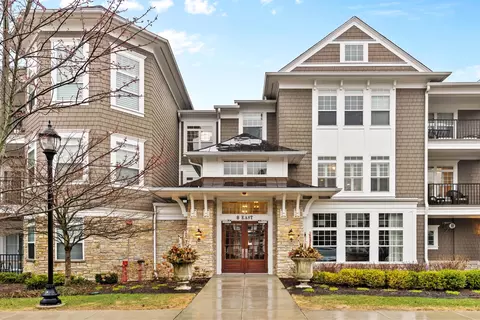 8 E Kennedy Ln #205, Hinsdale, IL 60521