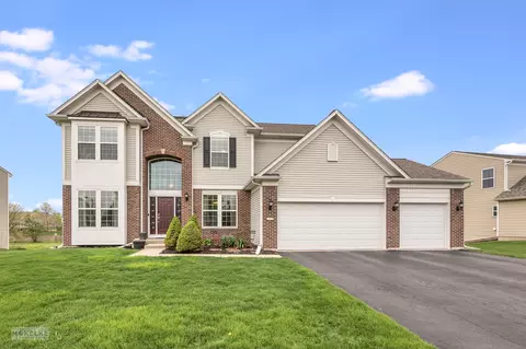 2475 Emerald Ln, Yorkville, IL 60560