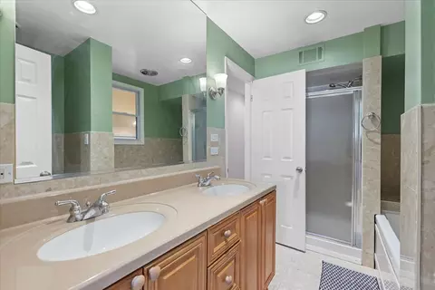 637 Long Rd, Glenview, IL 60025 photo 14