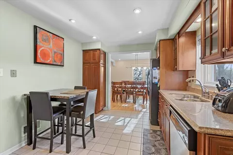 637 Long Rd, Glenview, IL 60025 photo 4