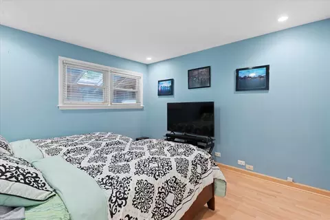 637 Long Rd, Glenview, IL 60025 photo 11