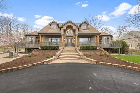 35 W768 Wood Ln, Saint Charles, IL 60175