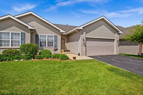 411 Anjali Ct, Sycamore, IL 60178