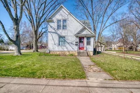 205 N Jackson St, Batavia, IL 60510