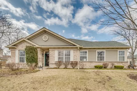 2160 Carillon Dr, Grayslake, IL 60030