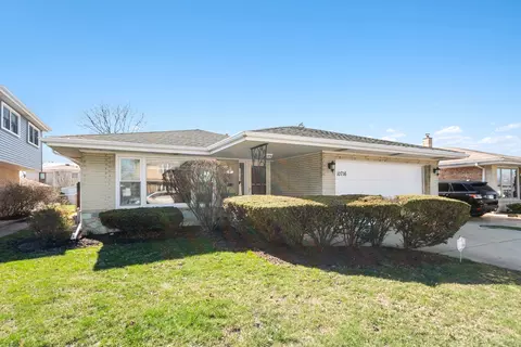 10716 Lacrosse Ave, Oak Lawn, IL 60453