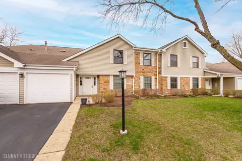 322 Woodbury Ct #1A, Schaumburg, IL 60193