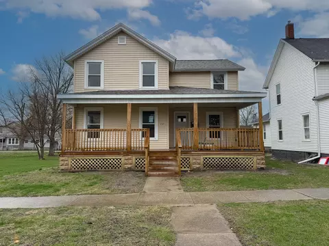 212 E Ash St, Watseka, IL 60970