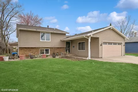 111 E Garden Ave, Palatine, IL 60067