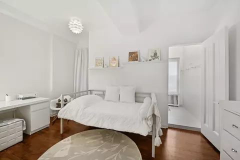 Bedroom - 230 E Delaware Pl #2W, Chicago, IL 60611 photo 4 of 4
