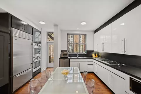 Kitchen - 230 E Delaware Pl #2W, Chicago, IL 60611 photo 1 of 2