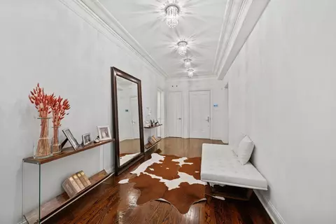 Entry Way - 230 E Delaware Pl #2W, Chicago, IL 60611 photo 2 of 2