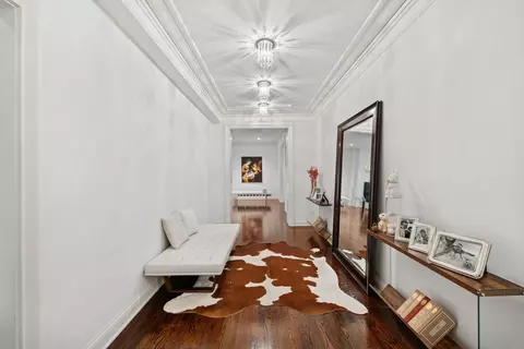 Entry Way - 230 E Delaware Pl #2W, Chicago, IL 60611 photo 1 of 2