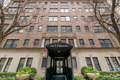 230 E Delaware Pl #2W, Chicago, IL 60611