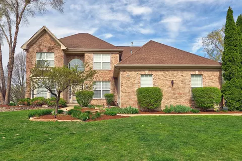 660 Saratoga Cir, Algonquin, IL 60102
