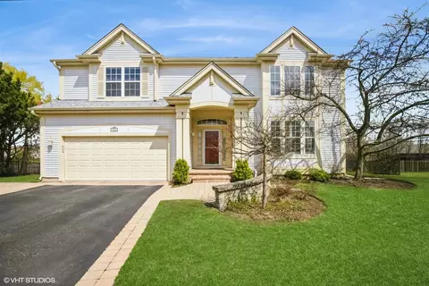 1500 Nathan Ln, Libertyville, IL 60048
