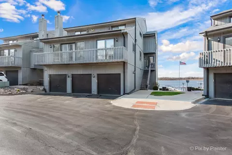 190 Howard Ct #5, Fox Lake, IL 60020