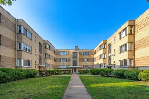 2051 E 72nd St #1B, Chicago, IL 60649