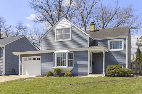 420 Dawn Ave, Glen Ellyn, IL 60137