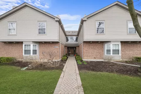 1760 Eastwood Ct #8, Schaumburg, IL 60195