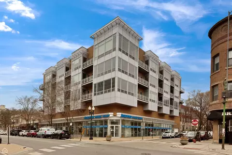3920 N Sheridan Rd #304, Chicago, IL 60613