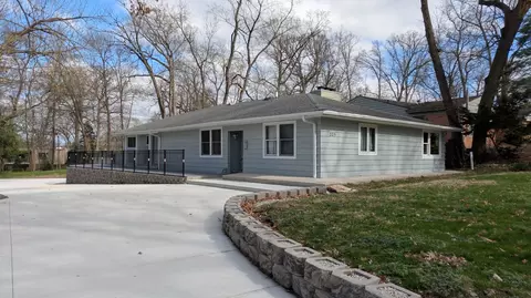 225 Palm Ave, Rockford, IL 61107