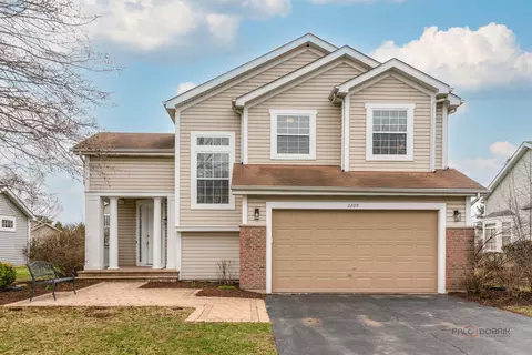 2209 Avalon Dr, Buffalo Grove, IL 60089