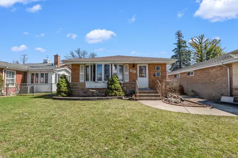 8941 Menard Ave, Morton Grove, IL 60053