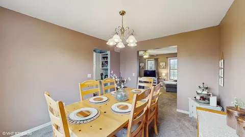 5708 Cobblestone Trl, Mchenry, IL 60050 photo 9
