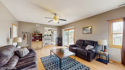 5708 Cobblestone Trl, Mchenry, IL 60050 photo 4