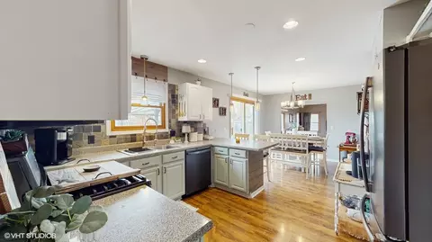 5708 Cobblestone Trl, Mchenry, IL 60050 photo 13