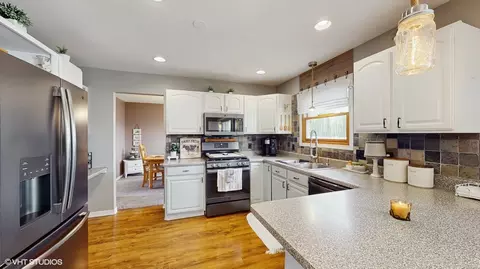 5708 Cobblestone Trl, Mchenry, IL 60050 photo 15