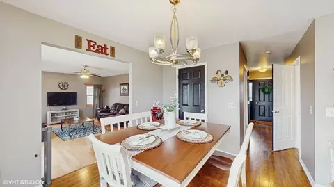 5708 Cobblestone Trl, Mchenry, IL 60050 photo 12