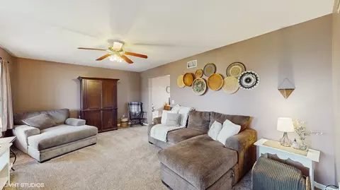 5708 Cobblestone Trl, Mchenry, IL 60050 photo 6