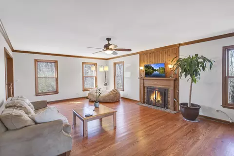 Living - 500 Highland Ave, Algonquin, IL 60102 photo 3 of 7