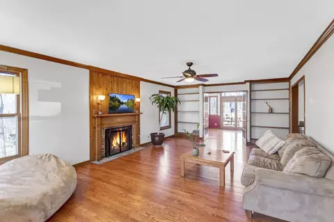 Living - 500 Highland Ave, Algonquin, IL 60102 photo 1 of 7