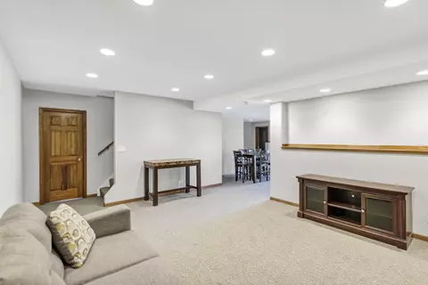 Living - 500 Highland Ave, Algonquin, IL 60102 photo 7 of 7