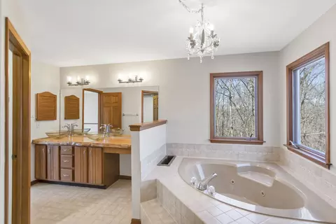 Bath - 500 Highland Ave, Algonquin, IL 60102 photo 2 of 8