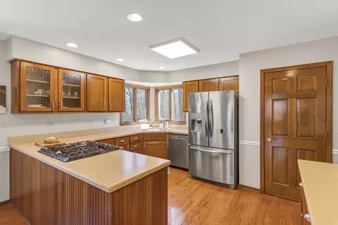 Kitchen - 500 Highland Ave, Algonquin, IL 60102 photo 2 of 5