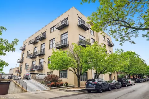 2101 W Rice St #204, Chicago, IL 60622