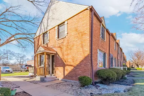 438 East Ave, La Grange, IL 60525