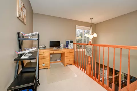 Entry Way - 2136 Yale Cir, Hoffman Estates, IL 60192 photo 1 of 1