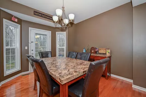 Dining - 2136 Yale Cir, Hoffman Estates, IL 60192 photo 1 of 1